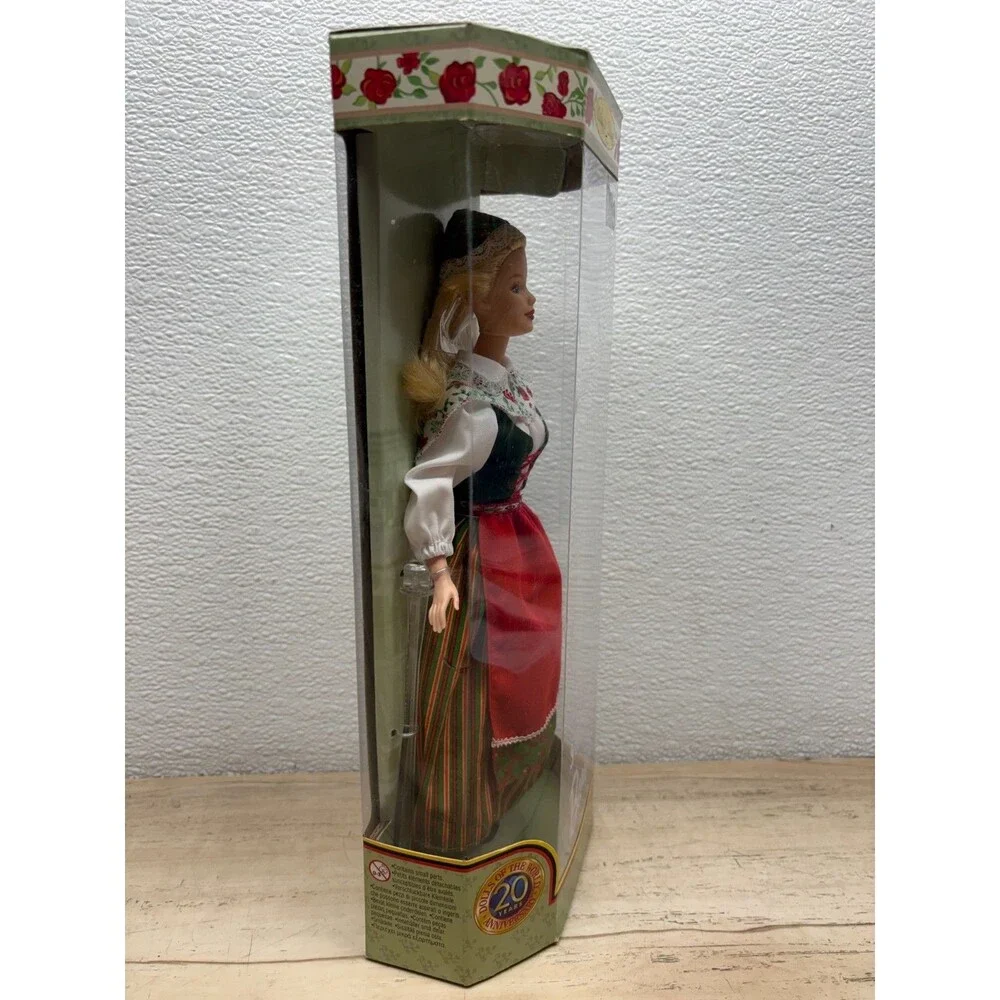 Vtg 1999 Mattel Swedish Barbie Doll 12